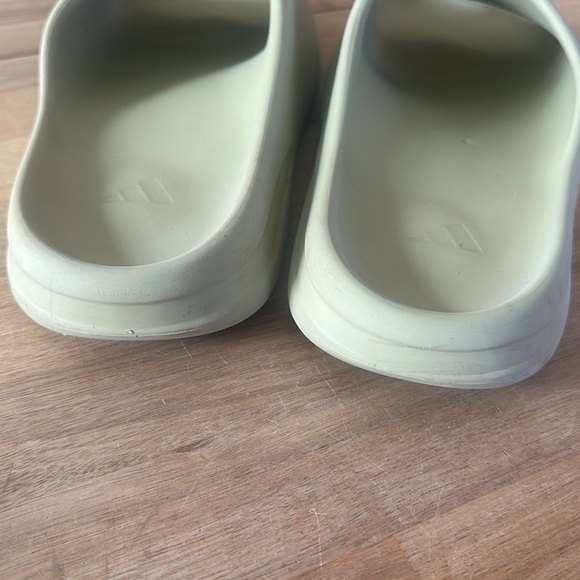 ADIDAS YEEZY SLIDES 2021